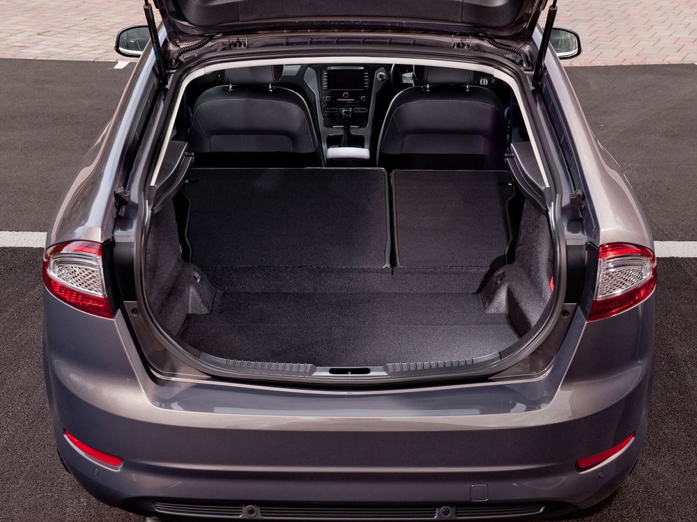 Ford Mondeo hatchback - trunk opening, photo