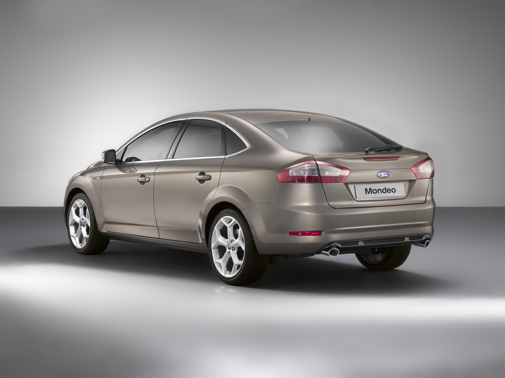 Ford Mondeo hatchback — exterior, photo 2